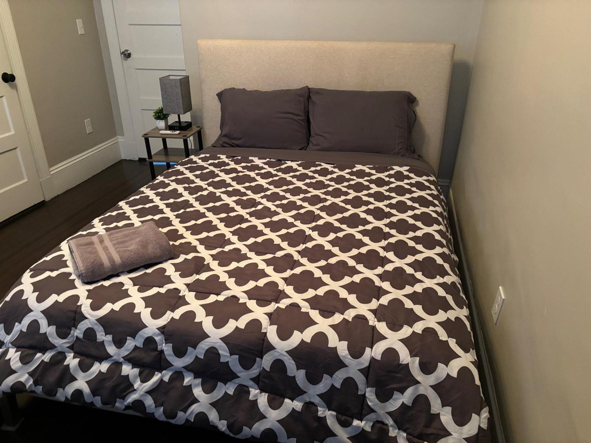 Homestay In Boston - Dorchester Fields Corner Area Экстерьер фото